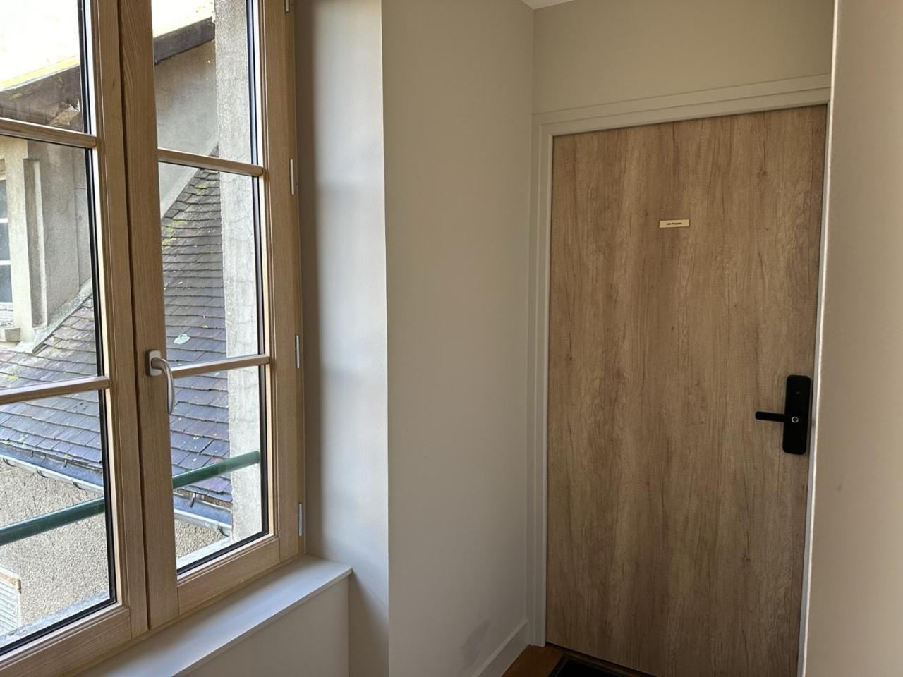 Les Suites Gueguen Chablis Exterior foto