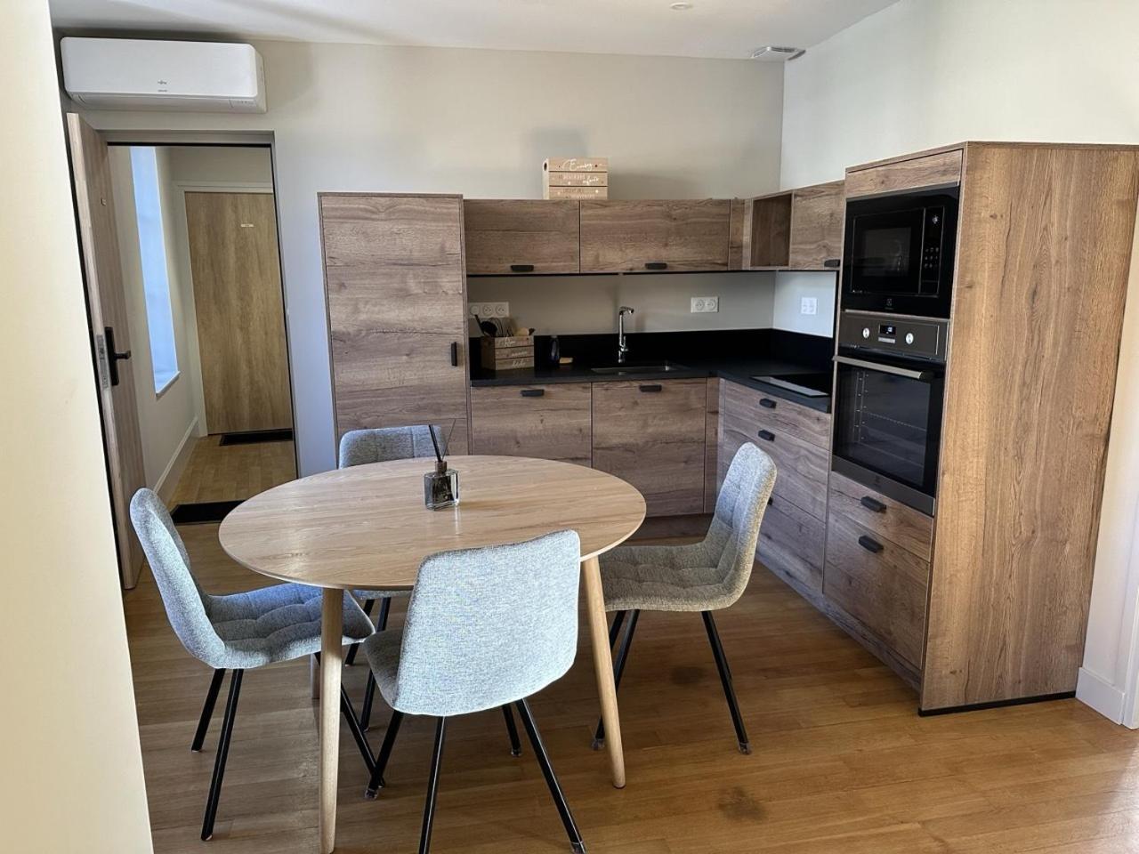 Les Suites Gueguen Chablis Cameră foto