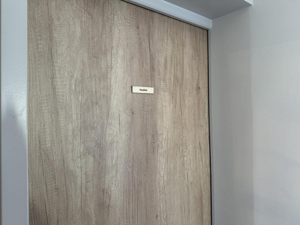 Les Suites Gueguen Chablis Cameră foto