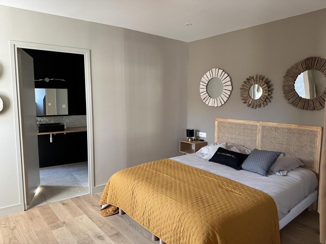Les Suites Gueguen Chablis Cameră foto